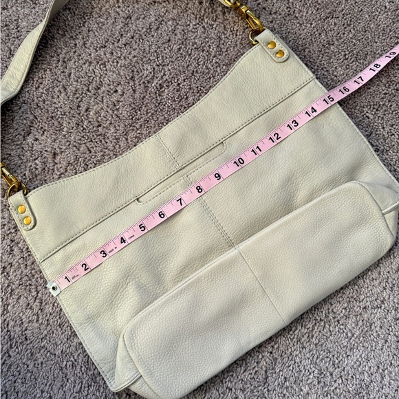 HOBO pier slouchy pebbled leather Off-White Shoulder Bag with Gold Hardware - Picture 10 of 14